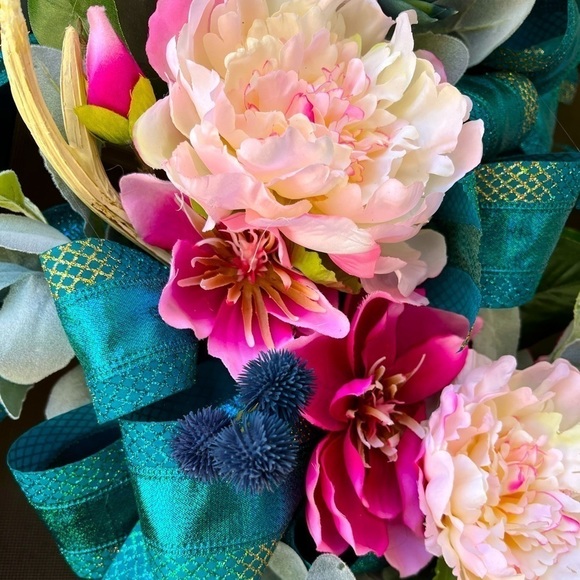 MAGNOLIA, PEONY, SUCCULENTS AND LAMBS EAR HANDCRAFTED WREATH - Picture 5 of 7